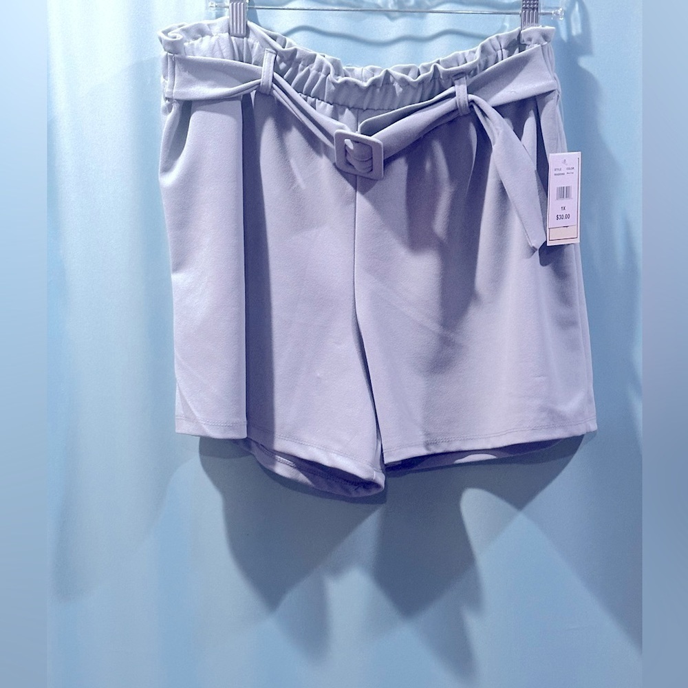No Comment Plus sz 1x crepe shorts. NWT